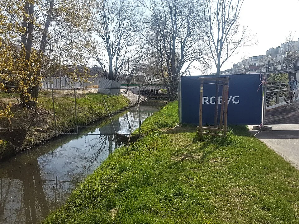 Brückenbauwerk – Symbolfoto zu „Planung und Bau einer Lebensmittelproduktionsanlage“.