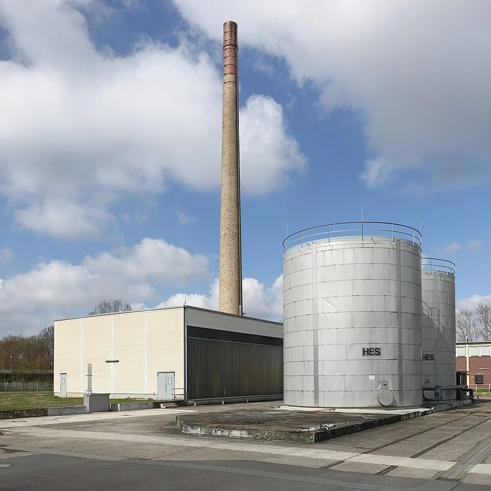 Heizungs-, Lüftungs- und Gebäudetechnik – Symbolfoto zu „Gebäudesicherheit und energetische Modernisierung: Angebote mit Substanz“.