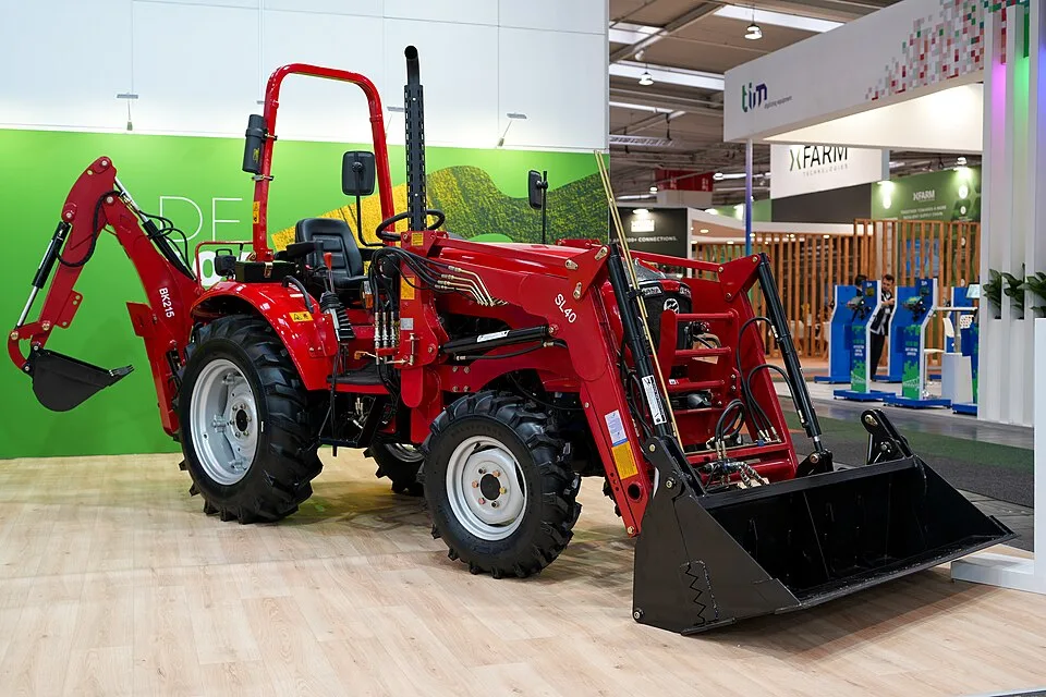 Landwirtschaftliche Ausstattung und Betrieb – Symbolfoto zu „Nationale Erhebung zur Wirtschaftlichkeit landwirtschaftlicher Betriebe“.