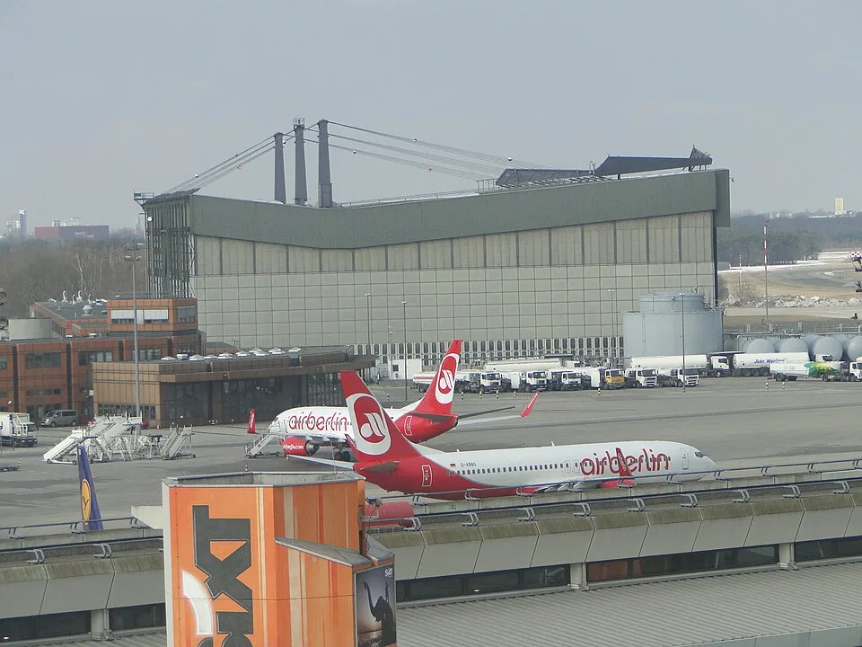 Flughafeninfrastruktur – Symbolfoto zu „Werbekonzession an einem Flughafen“.